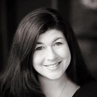 Julie Lynch Photo 20