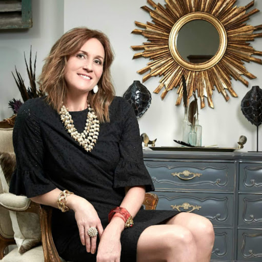 Kelly Thompson Photo 25