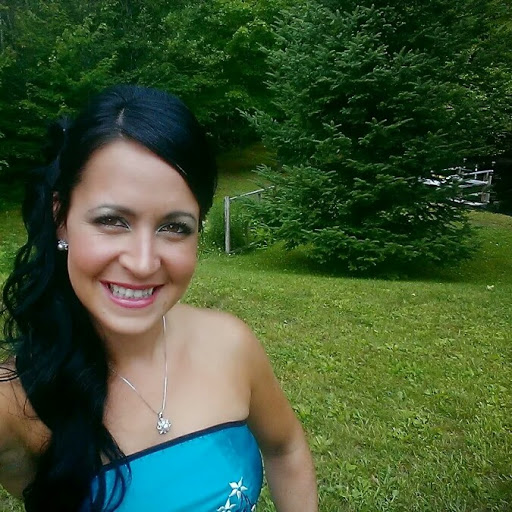 Julie Ferland Photo 9