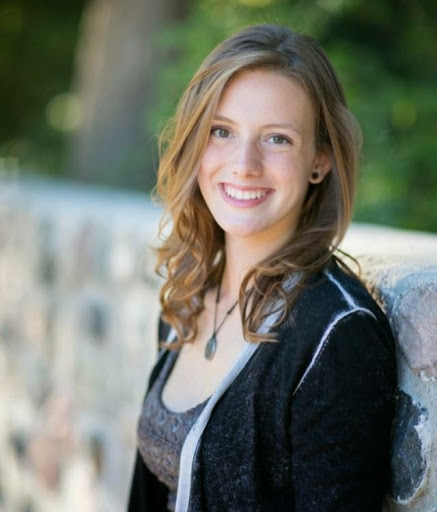 Julia Wilkins Photo 37