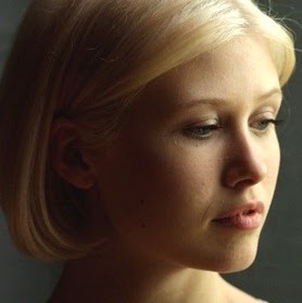 Rose Reynolds Photo 35