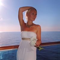 Julia Tesch Photo 9