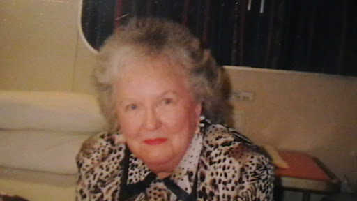 Elizabeth Werner Photo 32