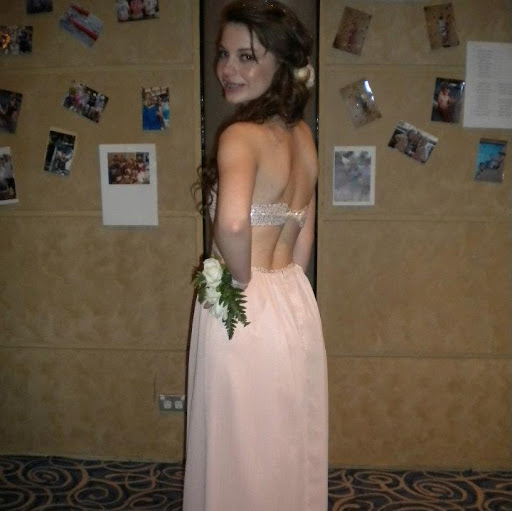 Danielle Benson Photo 34