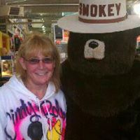 Cindy Dillon Photo 17