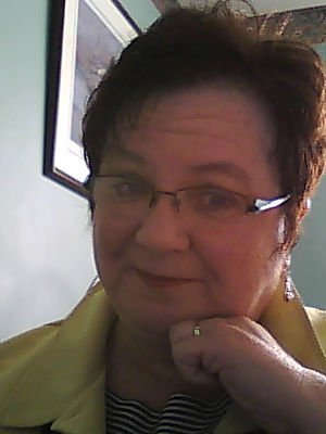 Sandra Oliver Photo 37