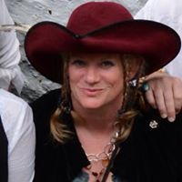 Catherine Harvey Photo 42