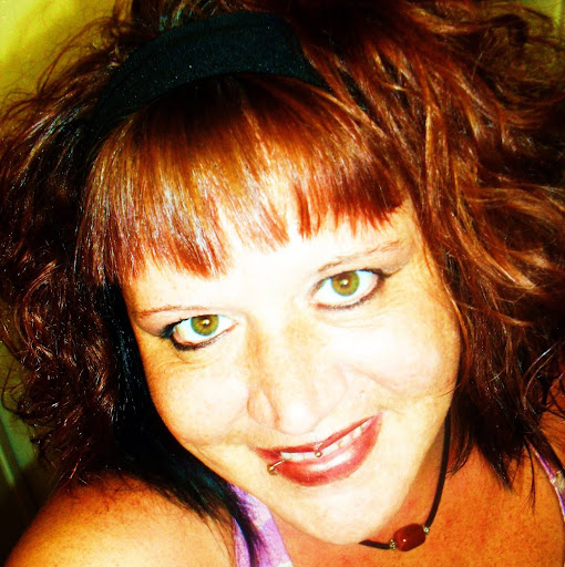 Gina Chambers Photo 34
