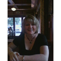 Debbie Lennon Photo 21