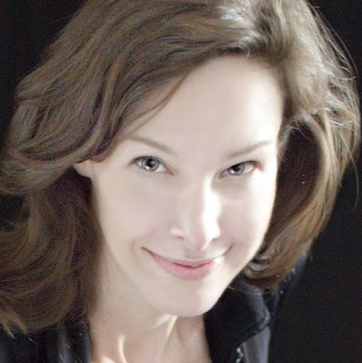 Elizabeth Hackett Photo 38