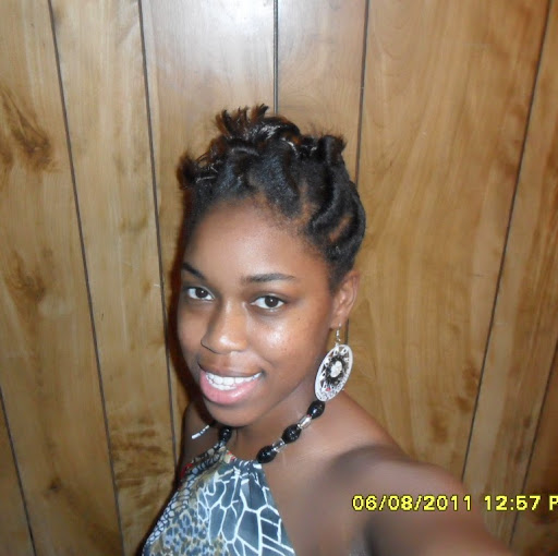 Elizabeth Mccloud Photo 28