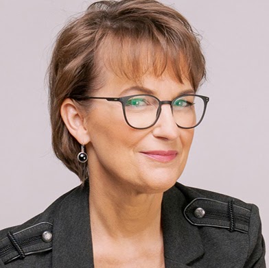 Pamela Wilson Photo 13