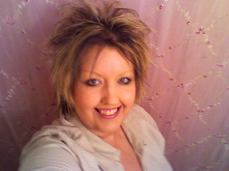 Angela Hales Photo 24