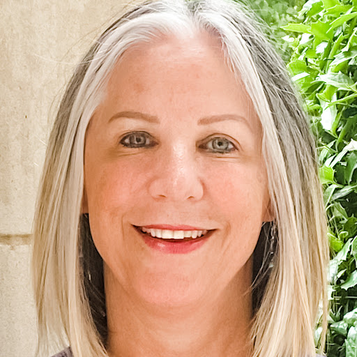 Julie Williams Photo 38