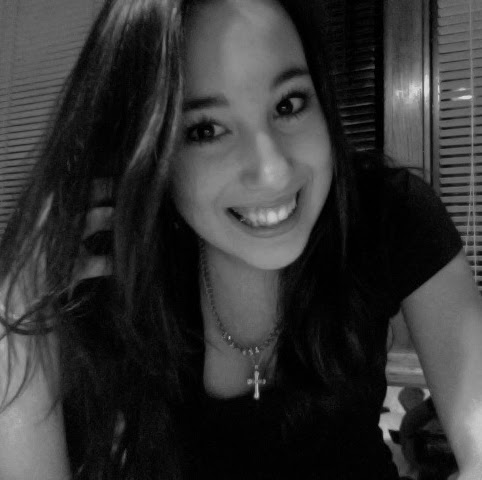 Elizabeth Calderon Photo 23