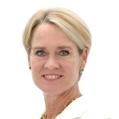 Elizabeth Moffly Photo 4