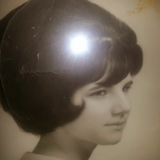 Maxine Dunn Photo 12