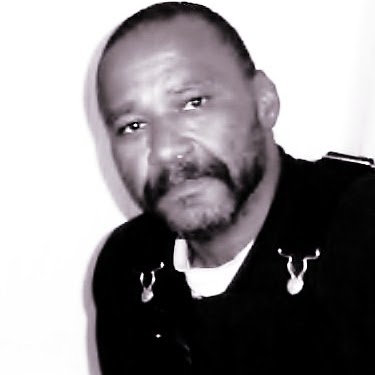Kevin Dennis Photo 19