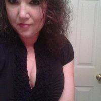Laura Robertson Photo 37