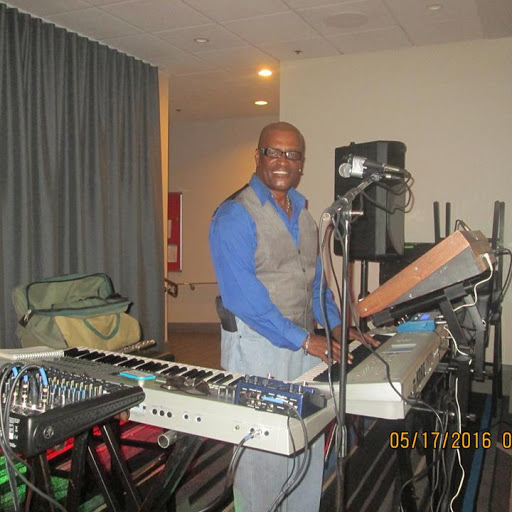 Ronald Matthews Photo 35