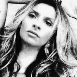 Lucia Garcia Photo 32