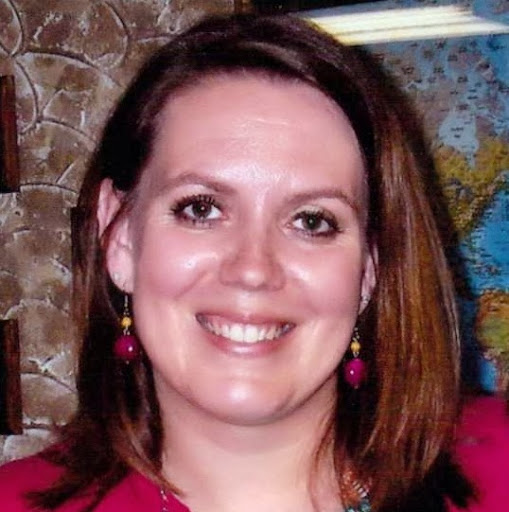Julia Anderson Photo 15