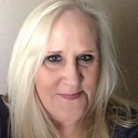Linda Calvert Photo 25