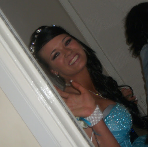 Amy Giles Photo 26