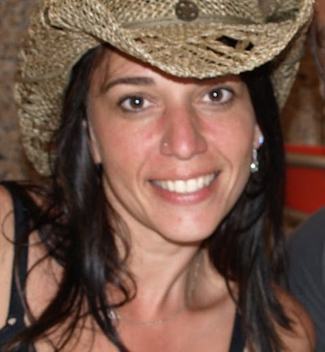 Lisa Hooper Photo 15