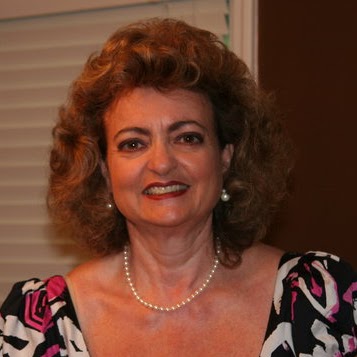 Elizabeth Whitehead Photo 33