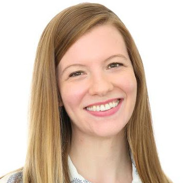 Julia Larson Photo 22