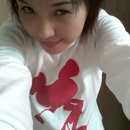 Jenny Han Photo 15