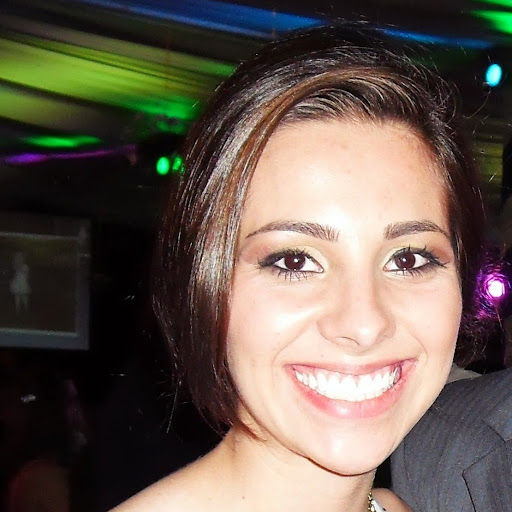 Laura Robles Photo 24