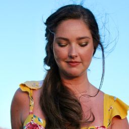 Jenna Jones Photo 37