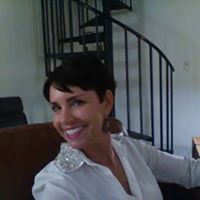 Veronica Rogers Photo 10