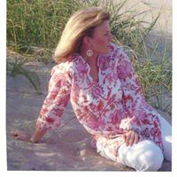 Elizabeth Walker Photo 43