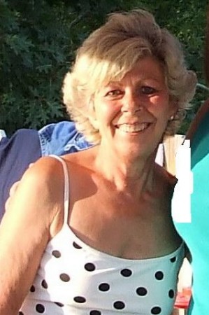 Sandra Lowe Photo 23
