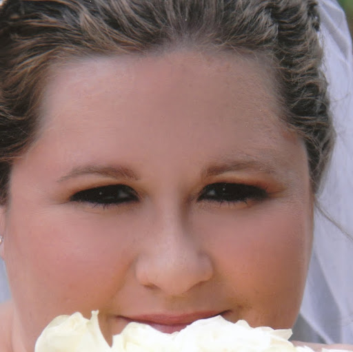 Robyn Lowe Photo 24