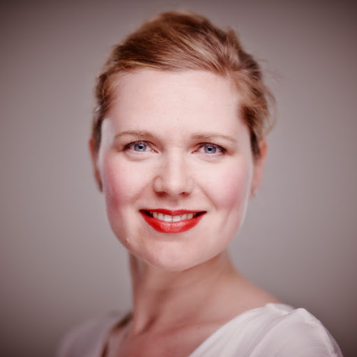 Erica Nelson Photo 11