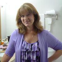 Elizabeth Bates Photo 40