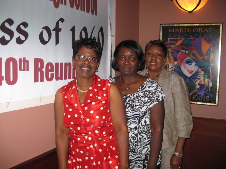 Sandra Miles Photo 26