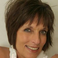 Julie Parton Photo 25