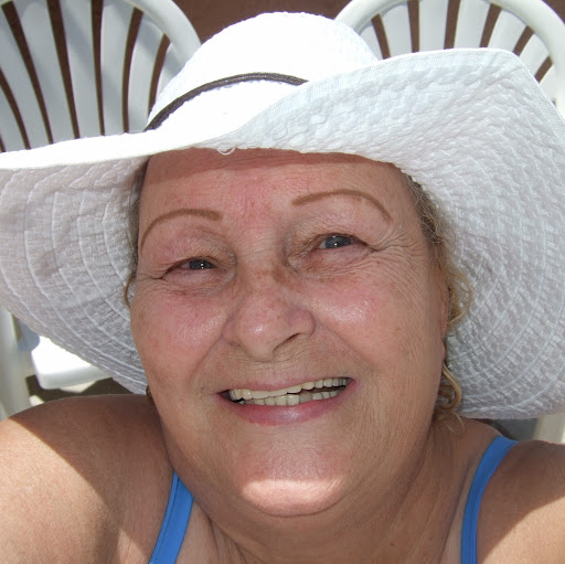 Cindy Burnett Photo 17