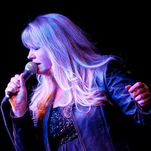 Vicki Roberts Photo 20