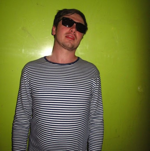 Dan Howell Photo 28