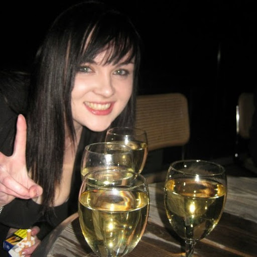 Emily Martin Photo 53