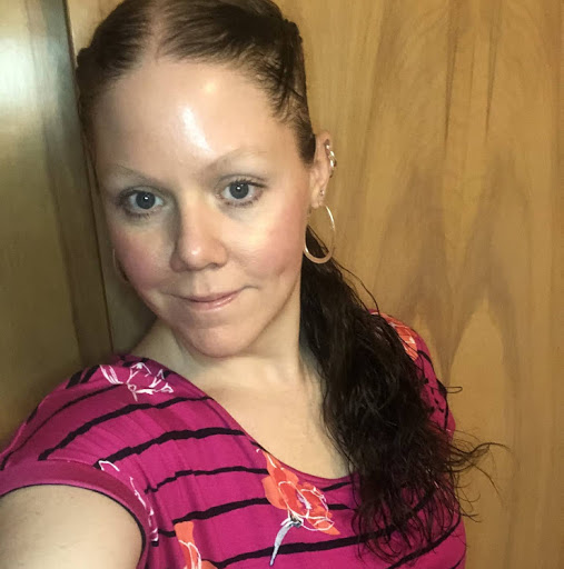 Danielle Holt Photo 20