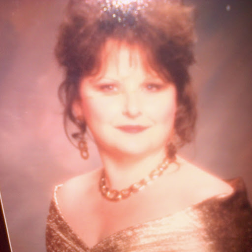 Cindy Lynch Photo 11