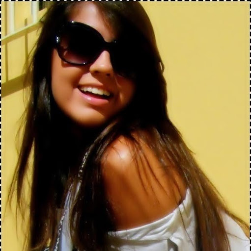 Danielle Knowles Photo 15