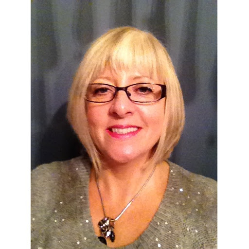 Jane Bailey Photo 19